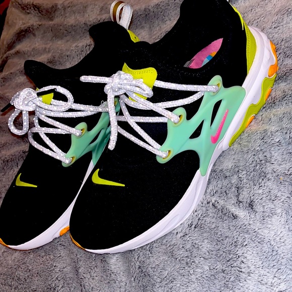 Nike Shoes - Nike presto womens sneakers